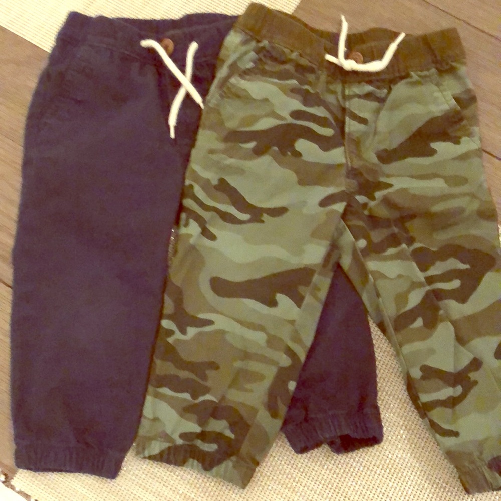 2 pairs of Gap chino pants